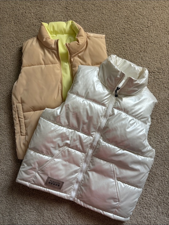 Other - Kids Reversible Puffer Vest - Cream & Pearl White Size M